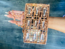 Load image into Gallery viewer, Rosegold Clutch w/ Flower Chain