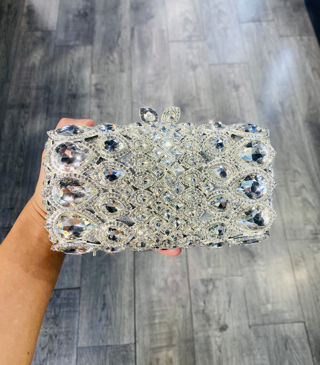 💧Teardrop Rhinestone Clutch in Silver💧